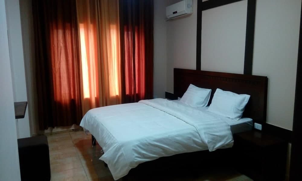 Al Fawanes Hotel Apartments