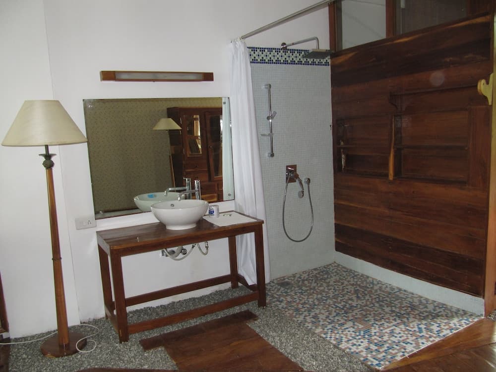 The Eco, The Poolside Beach Retreat