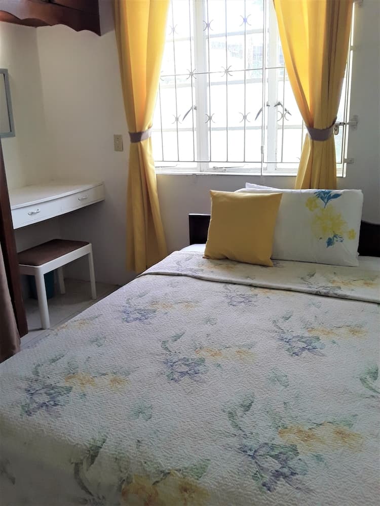 Annabelle's Apartments