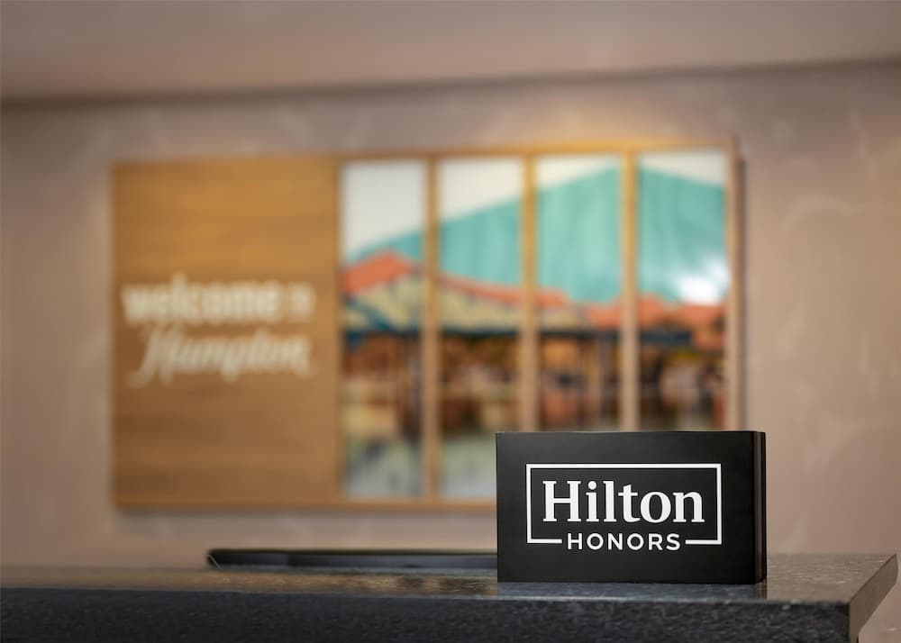 Hampton Inn & Suites La Crosse Downtown