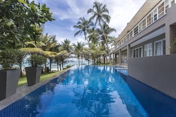 The Sandals By Edwards Collection