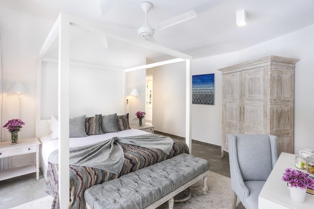 The Sandals By Edwards Collection