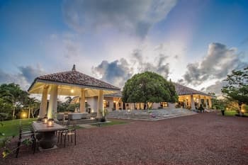 Villa Mayurana By Edwards Collection