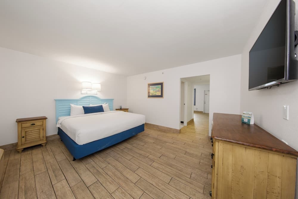 Holiday Terrace Beachfront Hotel, a By The Sea Resort