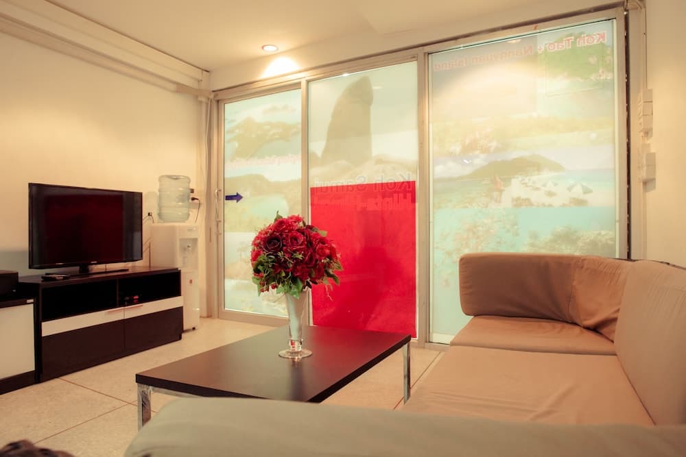 Hello Backpacker Samui Hostel