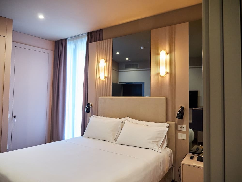 The Glam Boutique Hotel & Apt