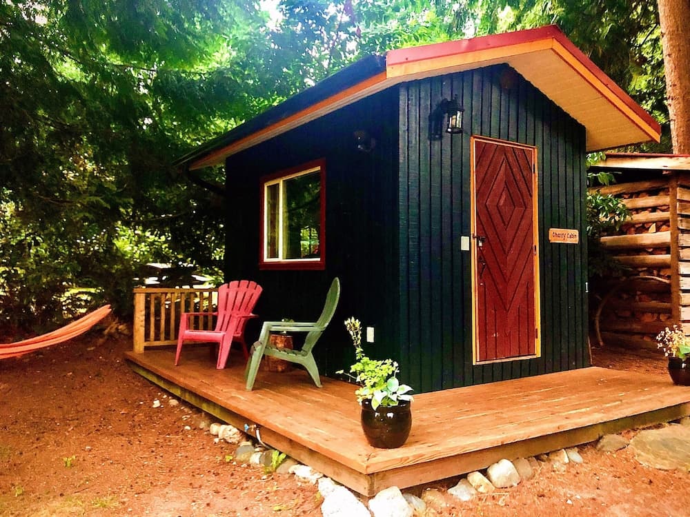 Up The Creek Backpacker's Lodge