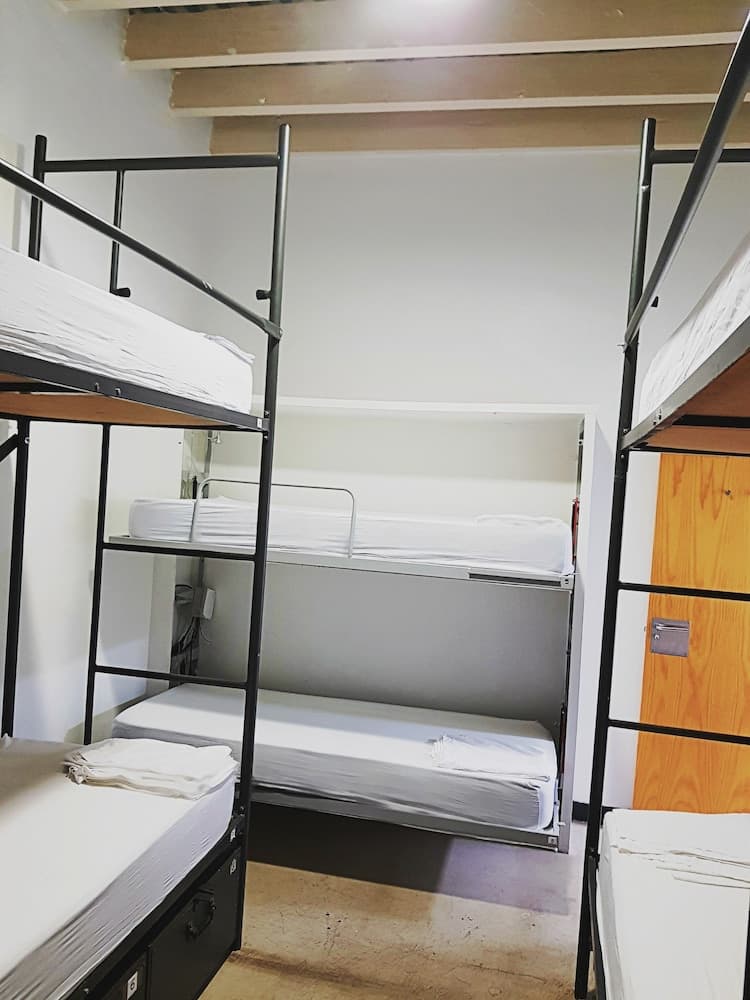 Traveller Box Hostel