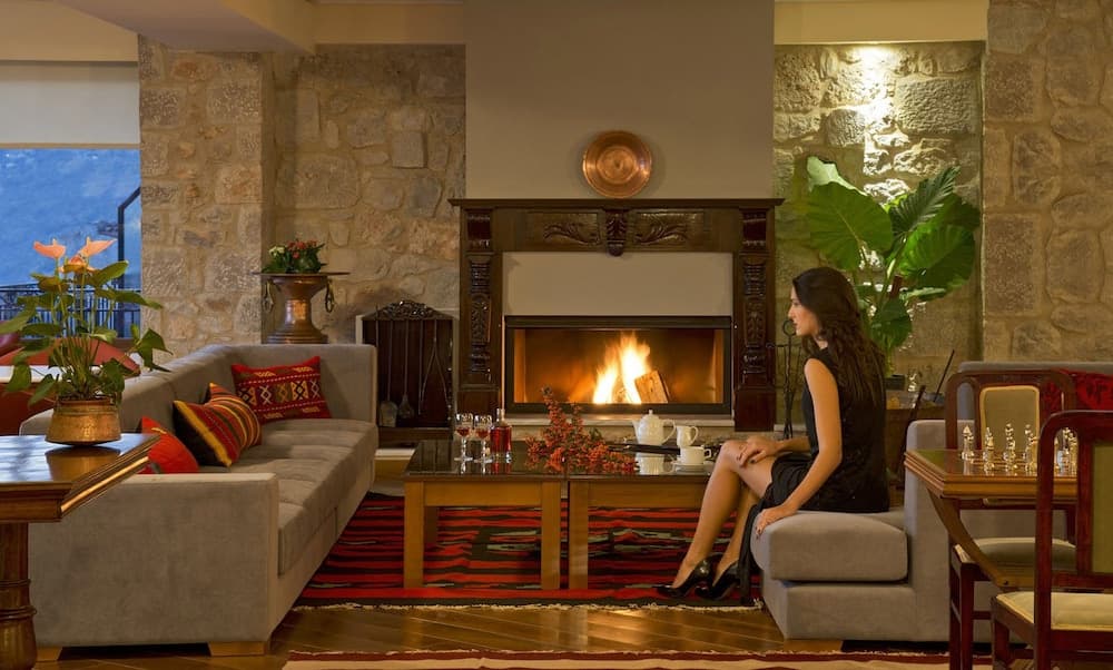 Ellinon Thea Arachova