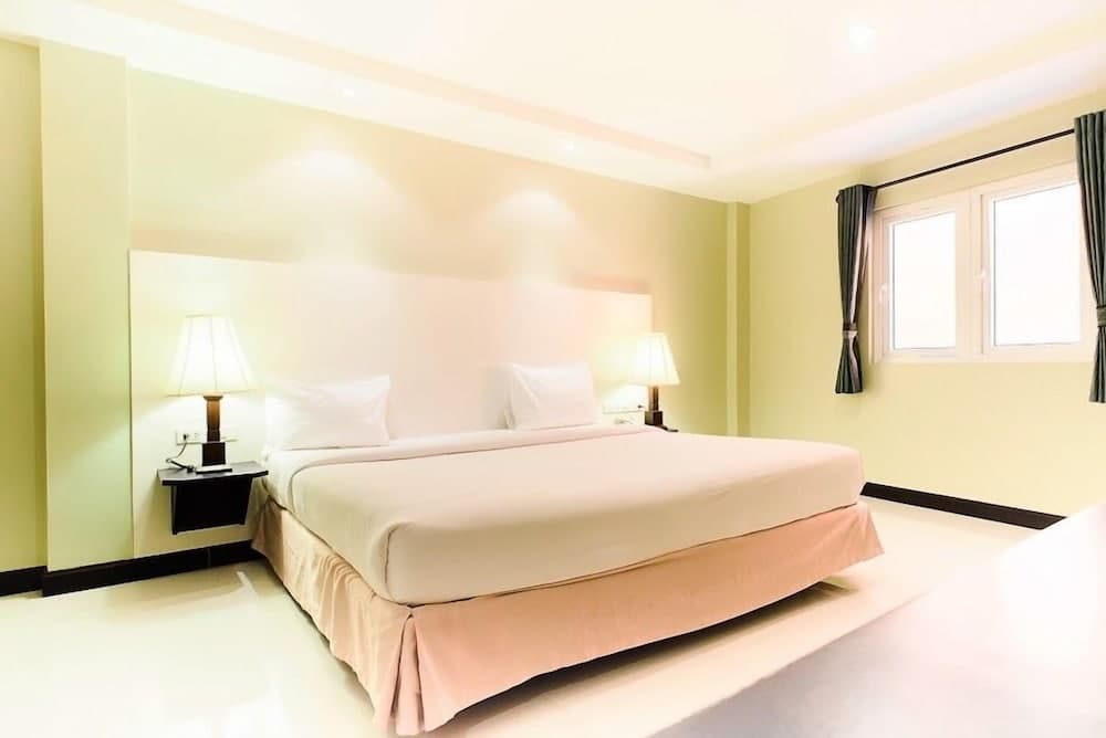 Fourteen Again Hotel