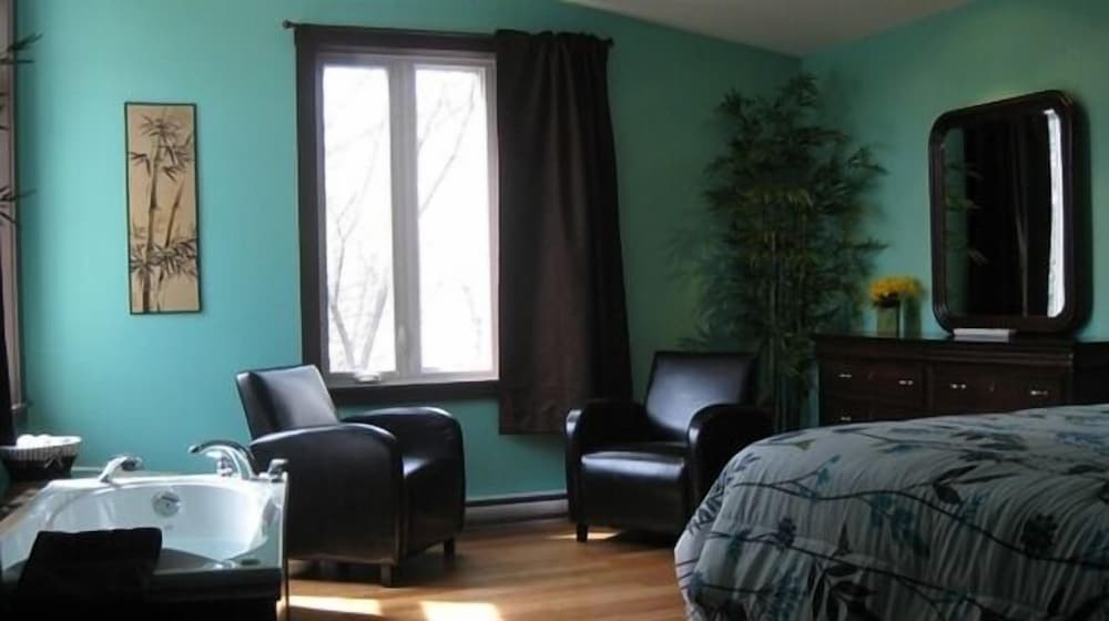 Rustic Urban Retreat