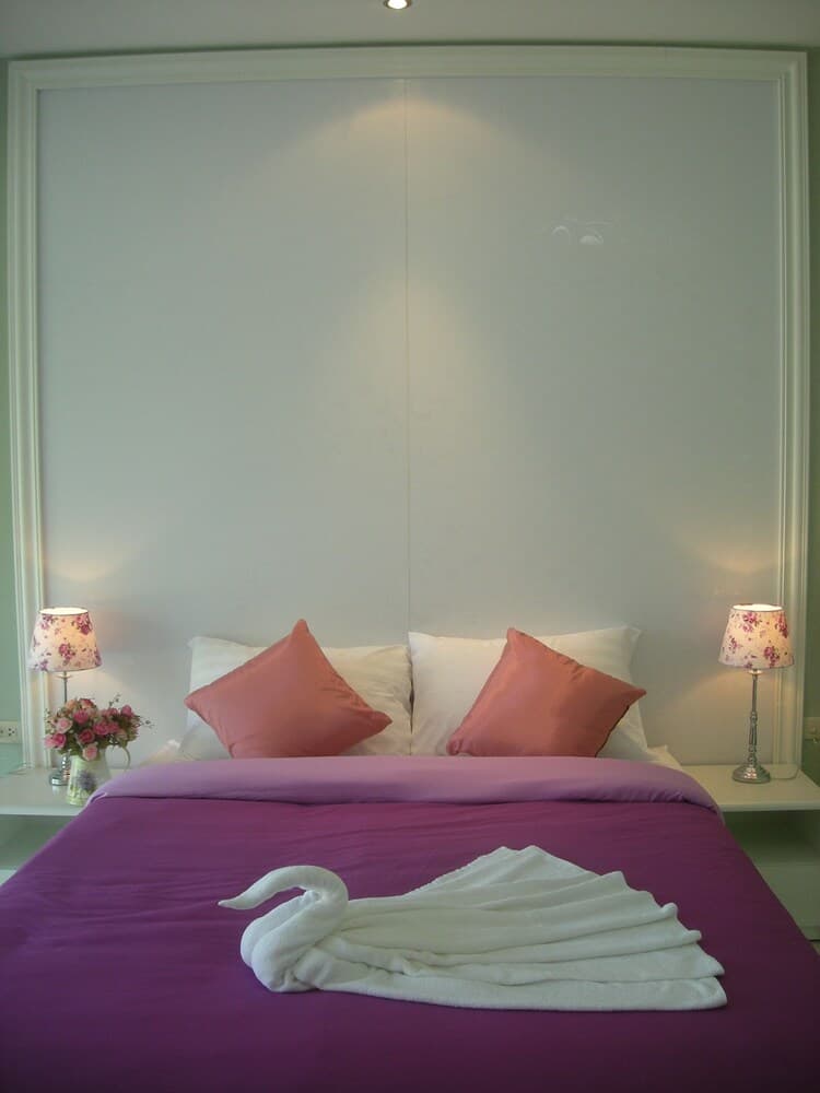 Baan Rim Klong Resort