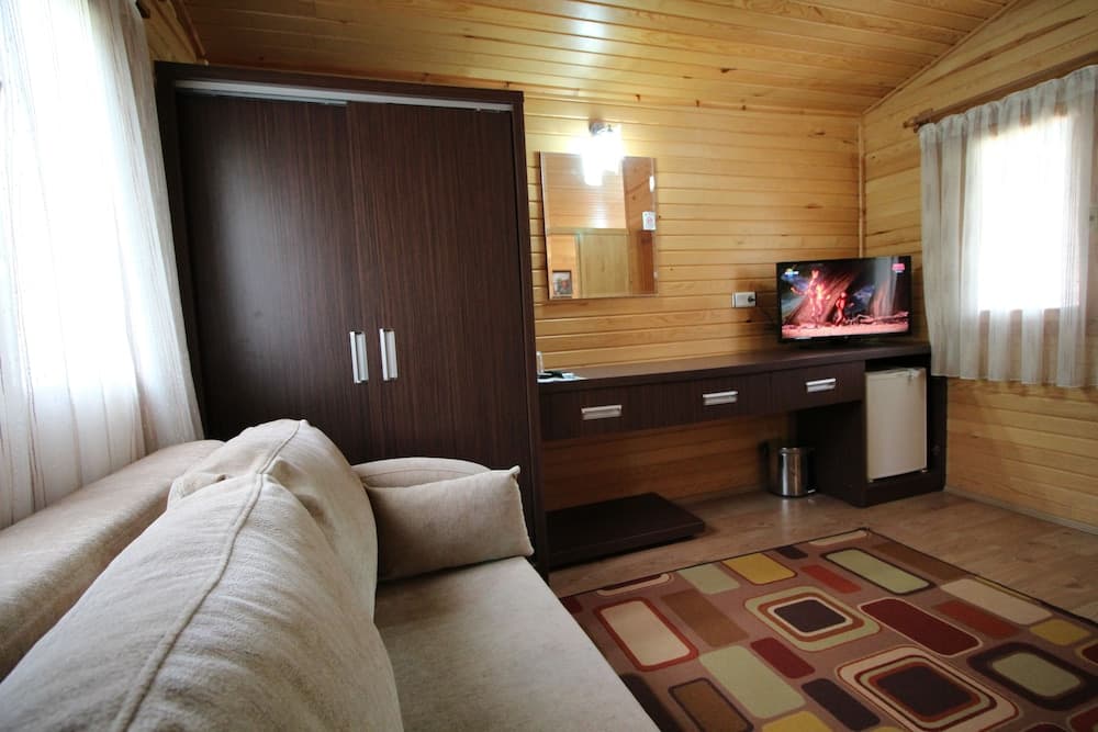 Canada Hotel & Bungalows