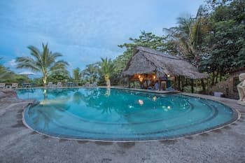 Popa Paradise Beach Resort