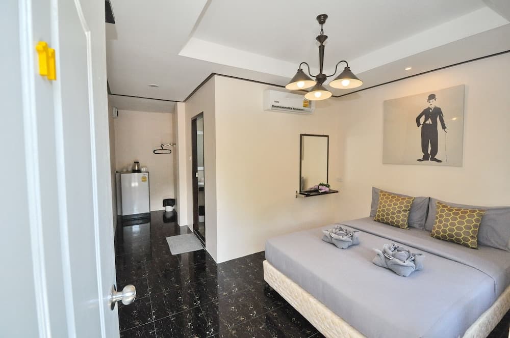 Side Walk Boutique Hotel