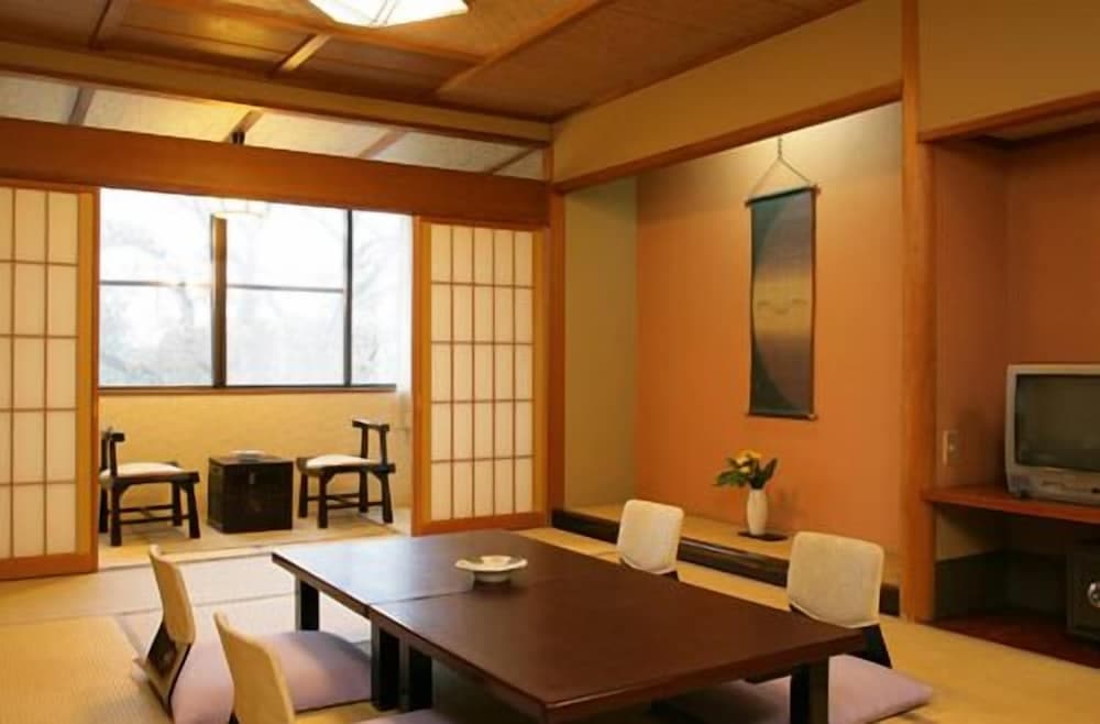 Yamashiro Onsen Ryokan Tatami