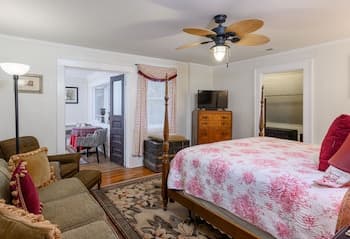 Oakland Cottage Bed & Breakfast