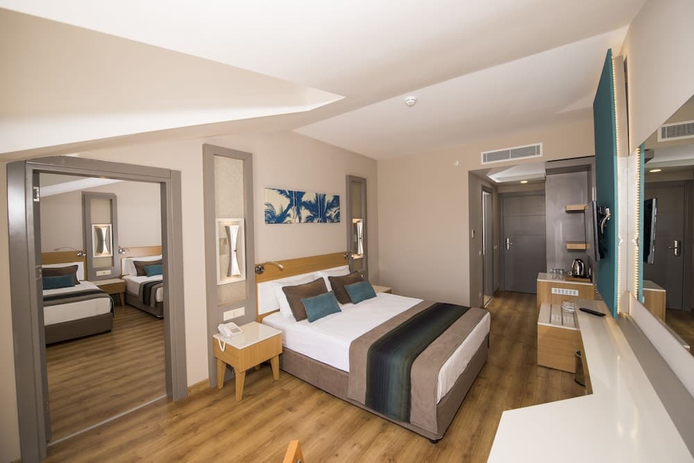 Palm World Resort & Spa Side - All Inclusive