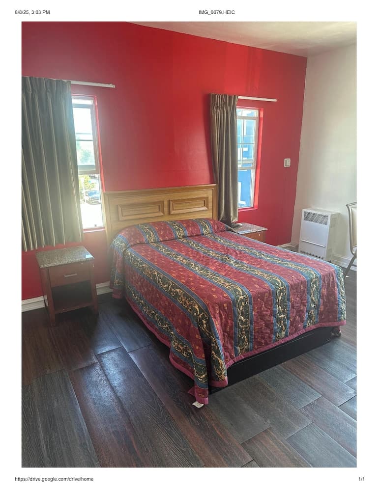 Hollywood Roxy Hotel