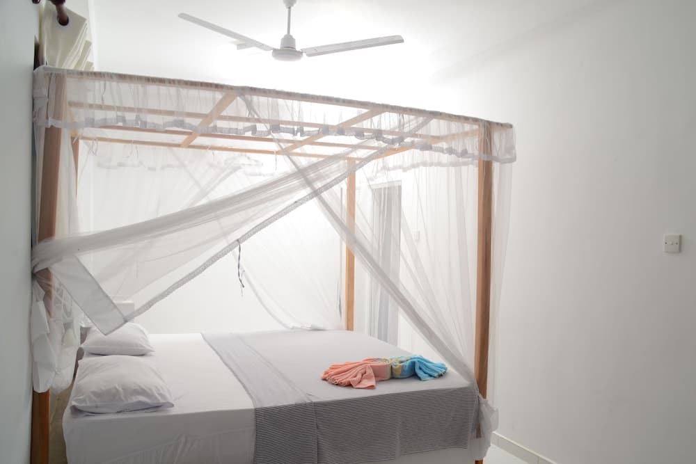 SURF UNA Beach Hotel