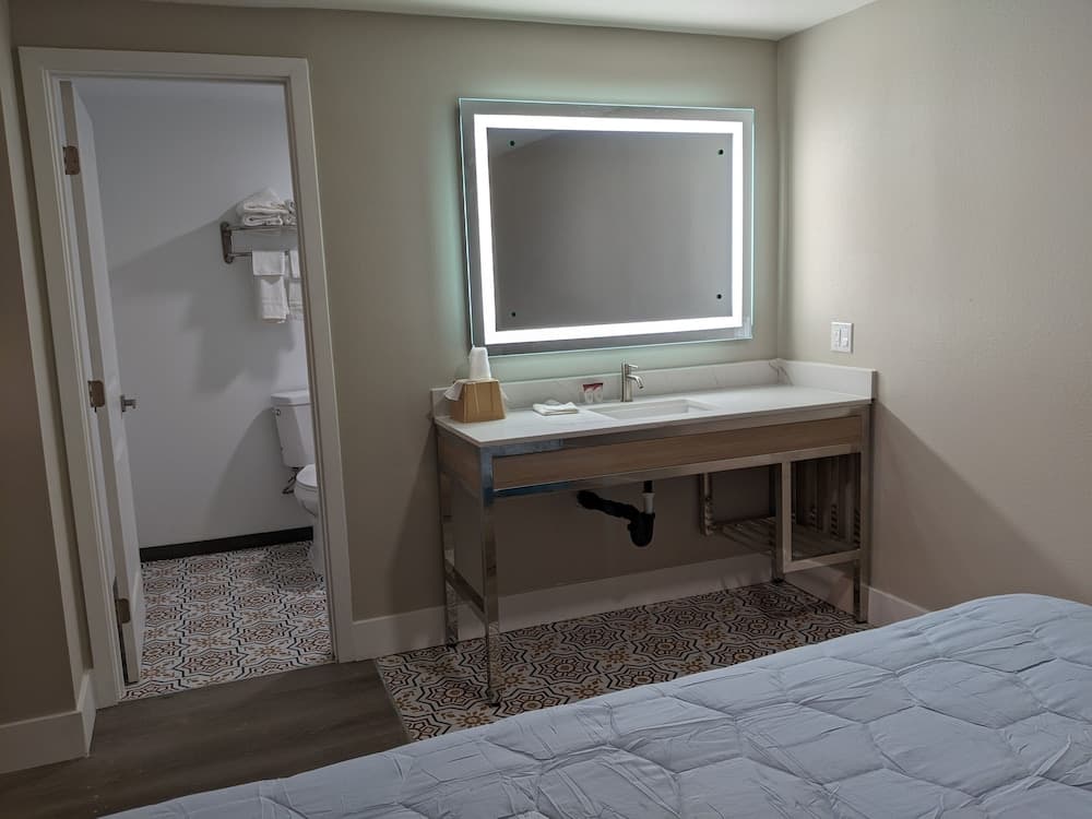 Super 8 by Wyndham Oceanside Downtown