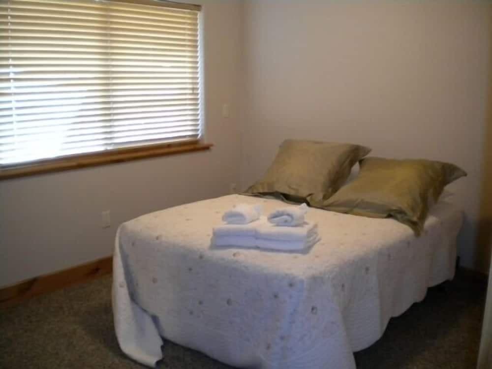 1637 Black Bart Court