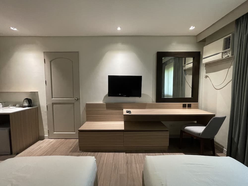 Luisita Central Park Hotel