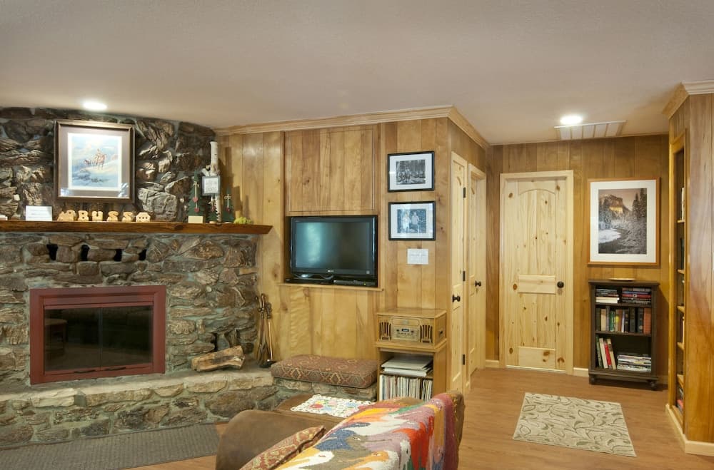 Yosemite Scenic Wonders - Wawona Area