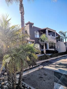 Pacific Plaza Resort