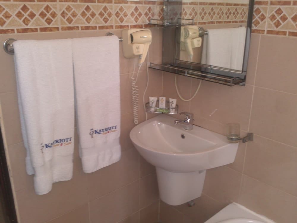 Kayriott Hotel & Suites