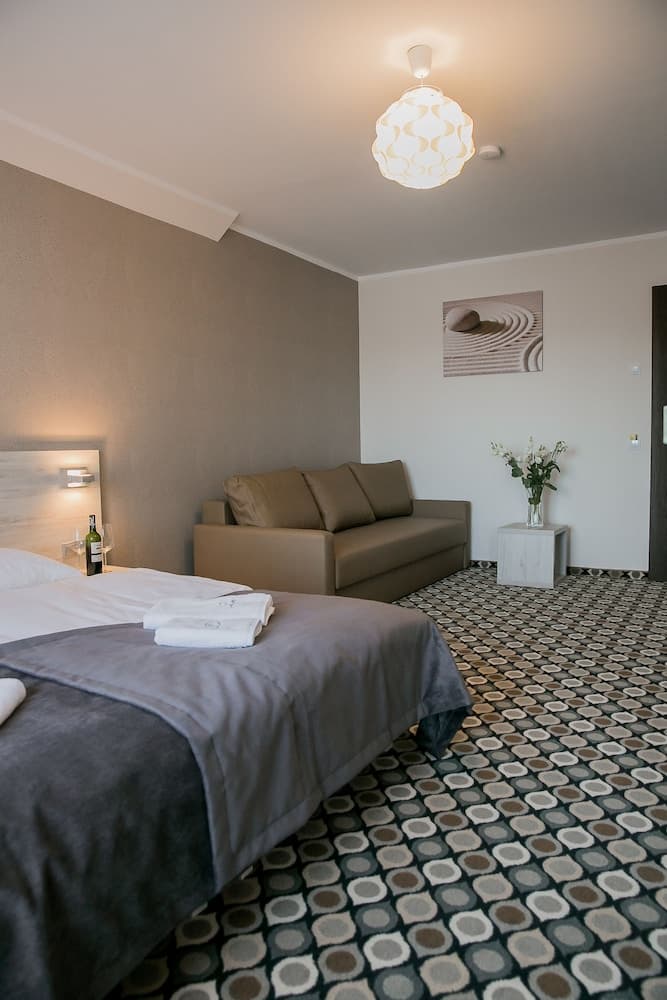 Marina Mielno z widokiem na Jezioro