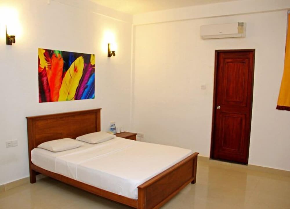 Roy Villa Beach Hotel