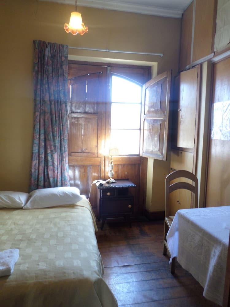 Hostal Lluvia de Oro