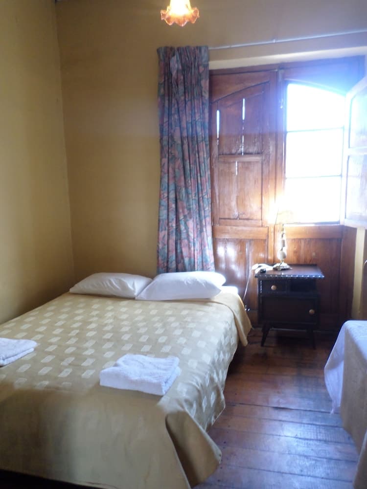 Hostal Lluvia de Oro