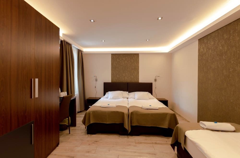 Vén Diófa De Lux Panzió