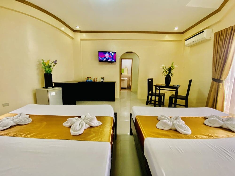 The Q Hotel & Restaurant