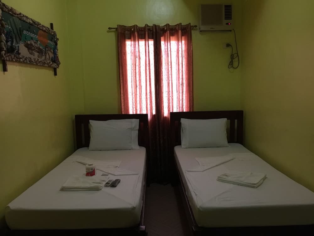 Luis Bay Travellers Lodge Coron