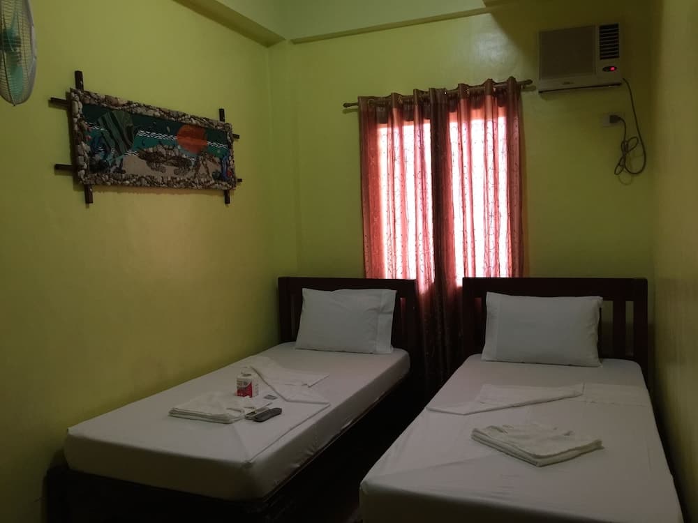 Luis Bay Travellers Lodge Coron