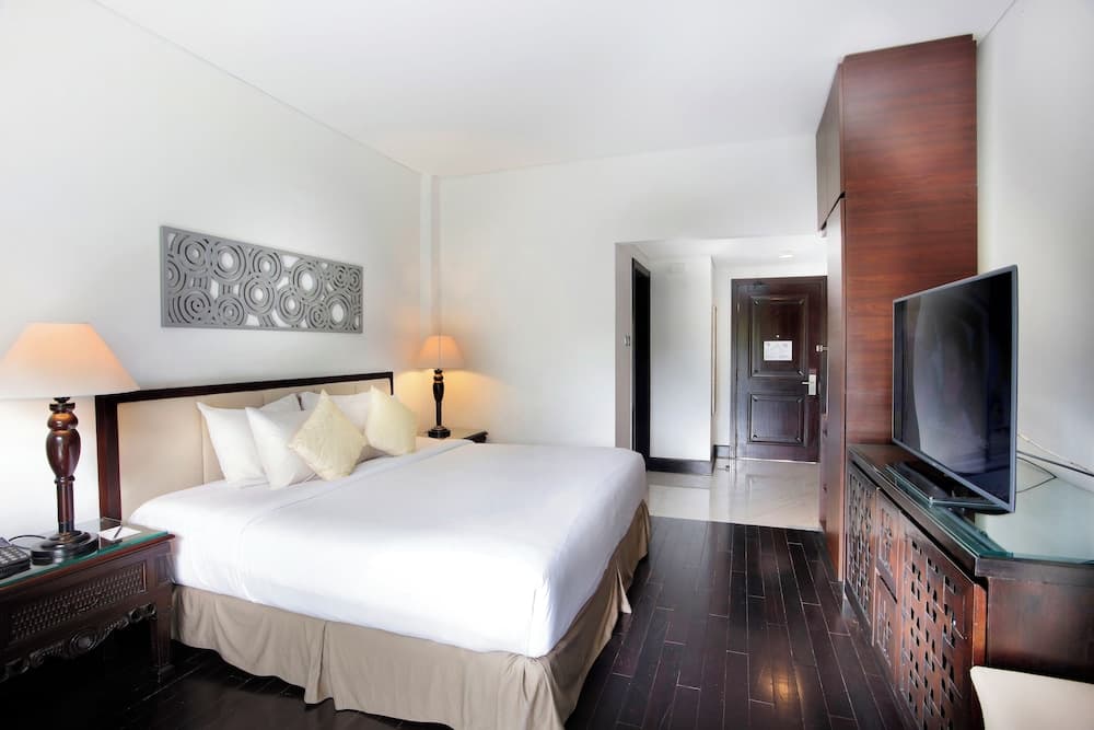 Lido Lake Resort By MNC Hotel