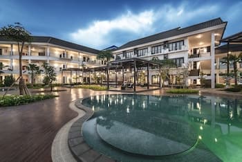 Lido Lake Resort By MNC Hotel
