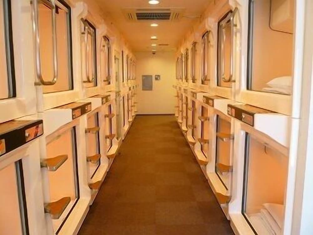 Rex Inn Kawasaki - Caters to Men