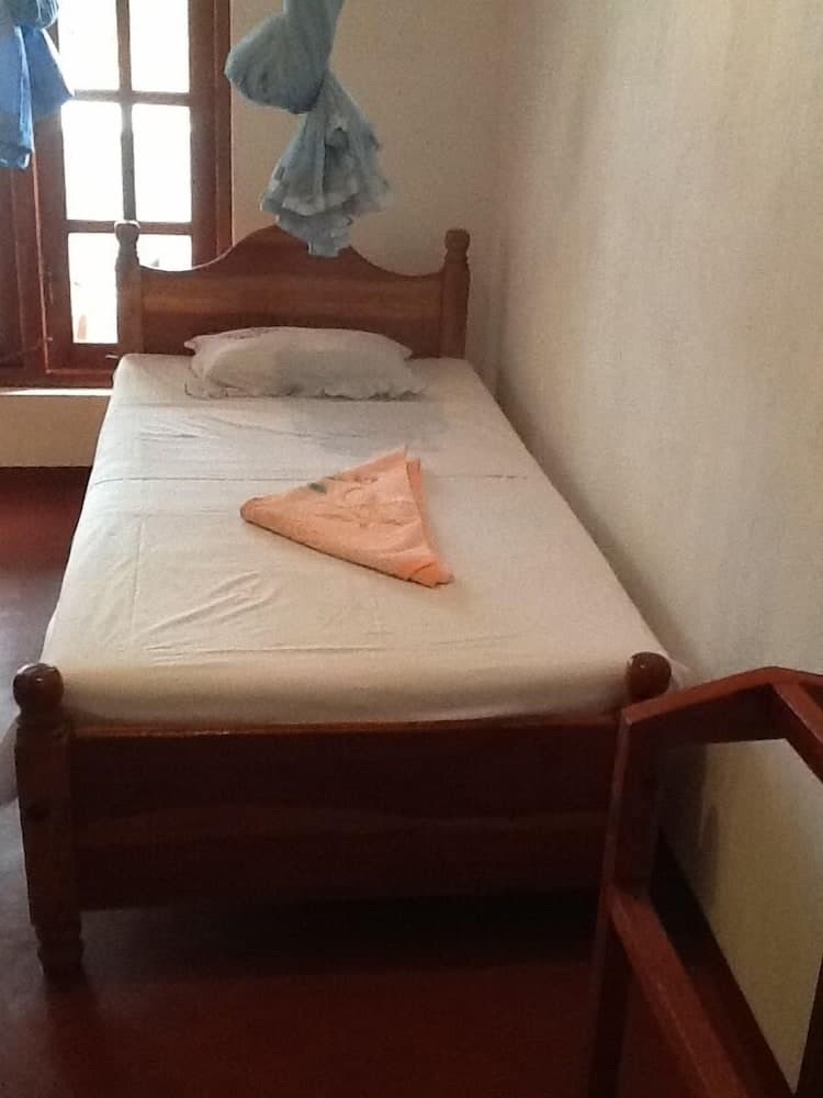 Catamaran Beach Home and Restaurant