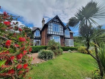 Bedford House Apartments