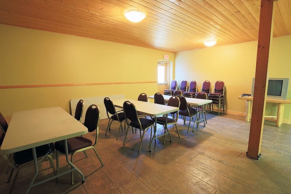 The Apex Mountain Lodge