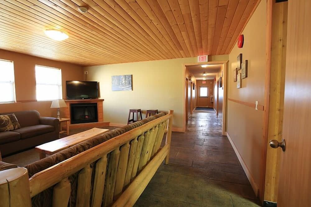 Executive Suite by Apex Mountain Lodging