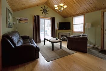 MacKenzie's Motel & Cottages