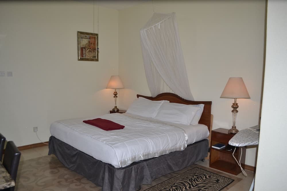 Executive Airport Hotel