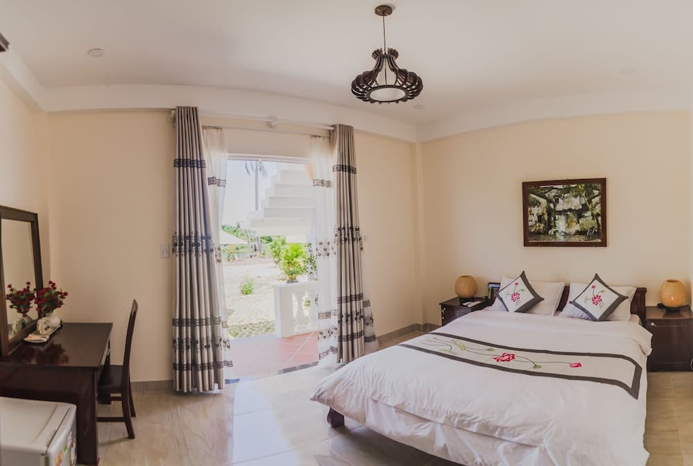 The Moon River Homestay & Villa