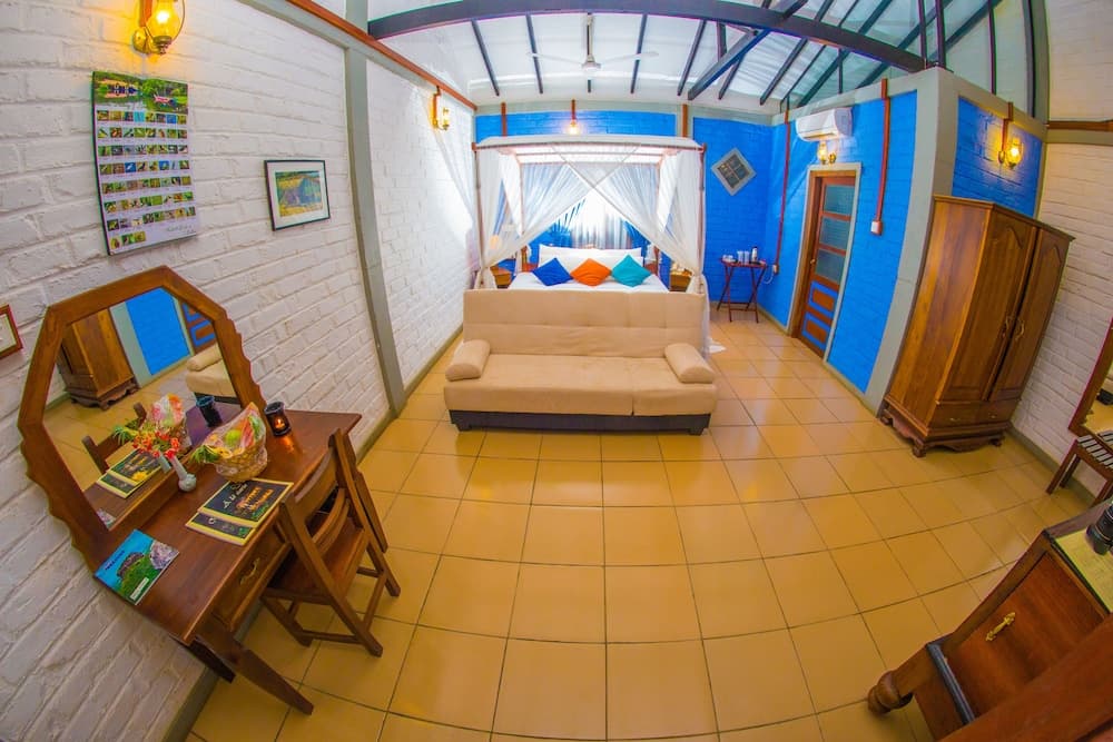 Lake Serenity Boutique Hotel