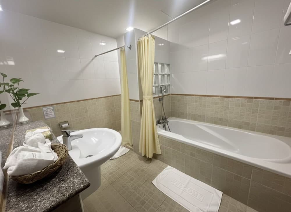 J - Town Serviced Apartments